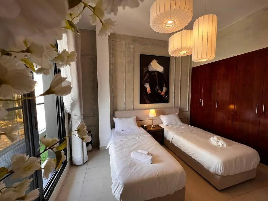 Beautiful Home, Magnificent View Dubai Apartment