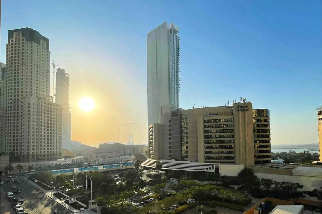 Beautiful Home, Magnificent View Dubai 0*,
