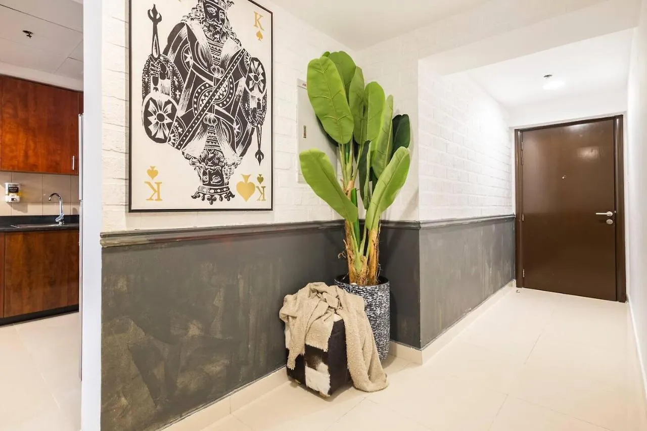 Beautiful Home, Magnificent View Dubai Apartment