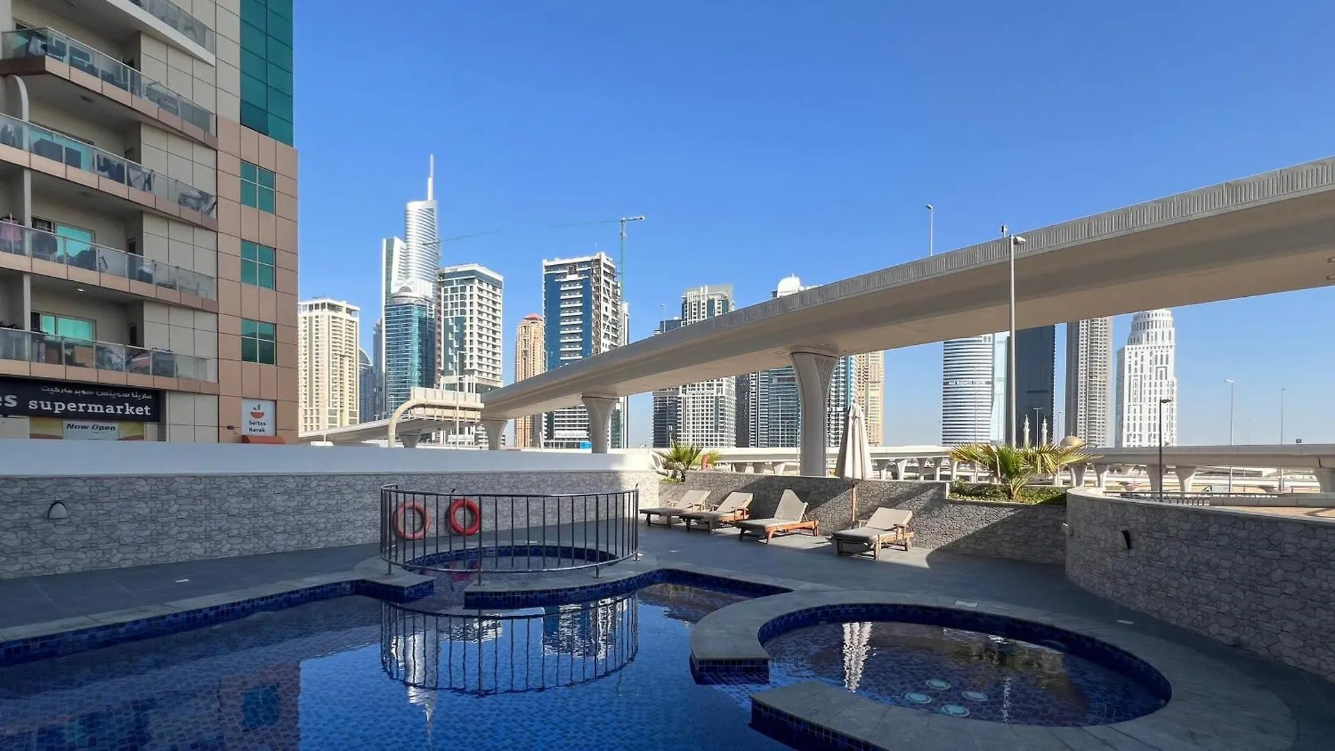 Beautiful Home, Magnificent View Dubai Apartment