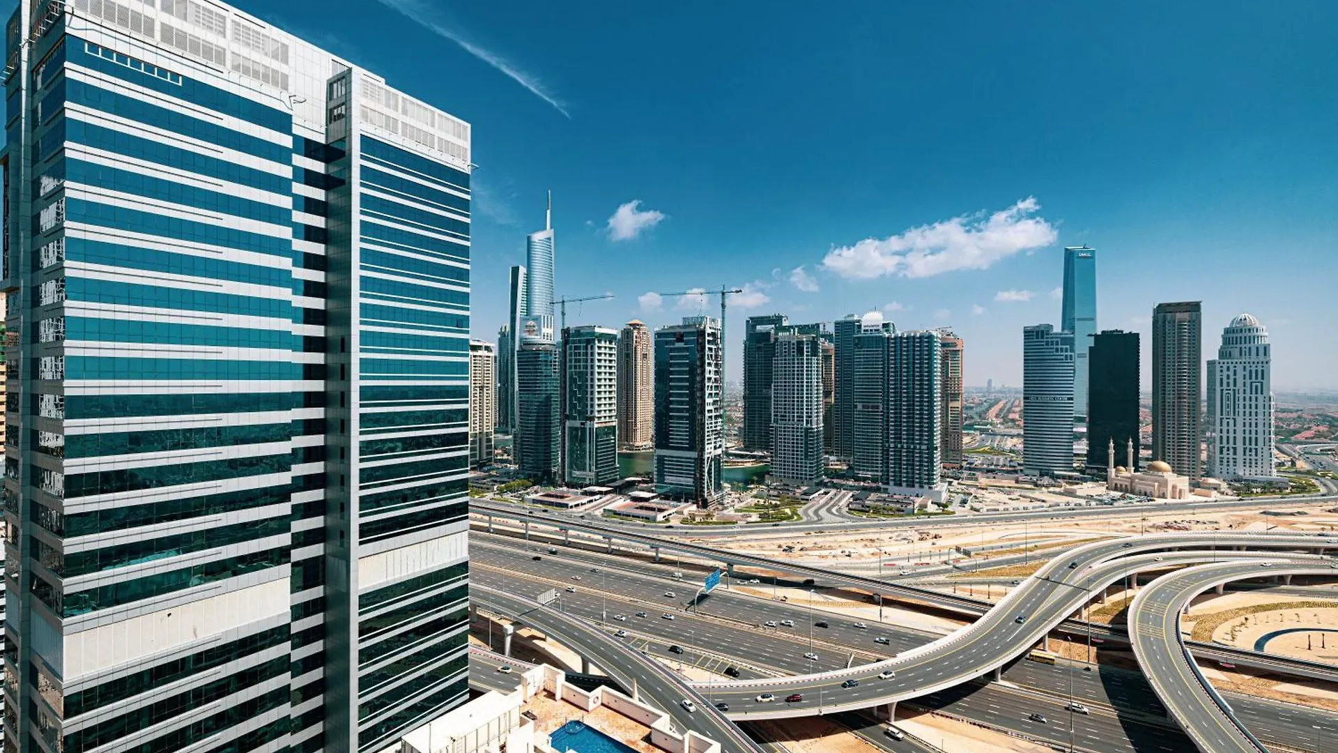 Beautiful Home, Magnificent View Dubai Apartment